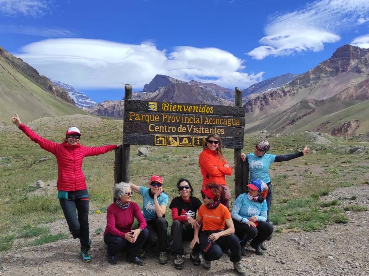 Montañeras Adeban hacen cumbre en el Aconcagua